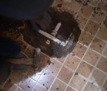 壤塘卫生间漏水维修公司为您分享下卫生间渗水如何处理及注意事项